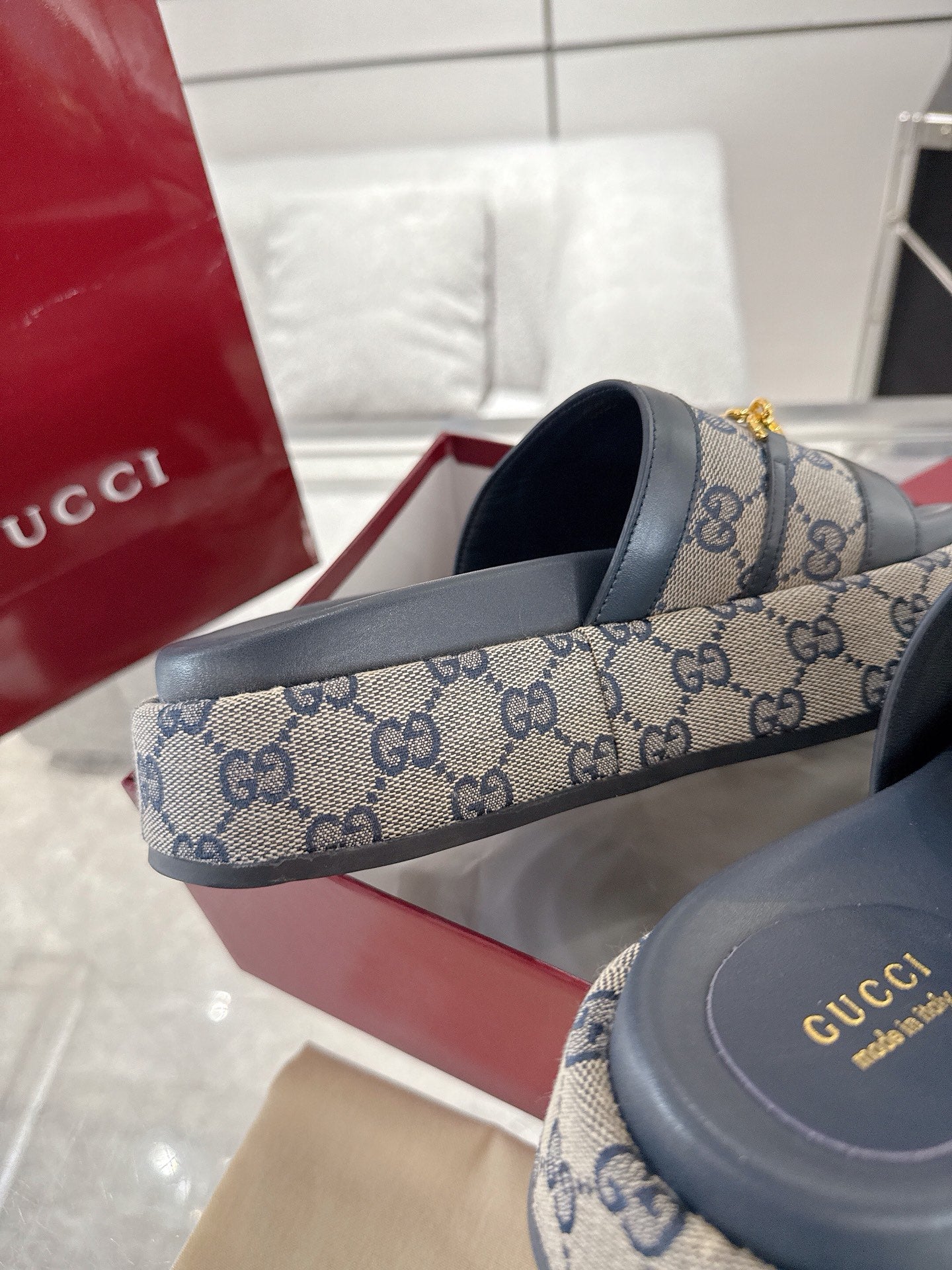 Chinelo Gucci Big D Half Horseclip Thick Bottom