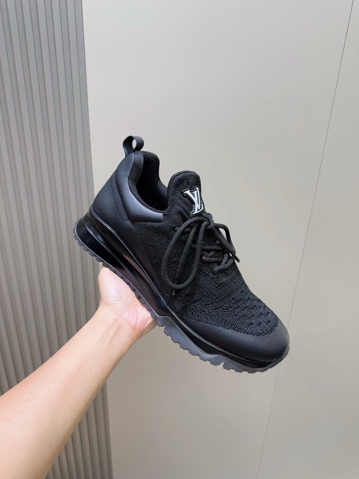 Tênis LOUIS VUITTON LV VNR Preto