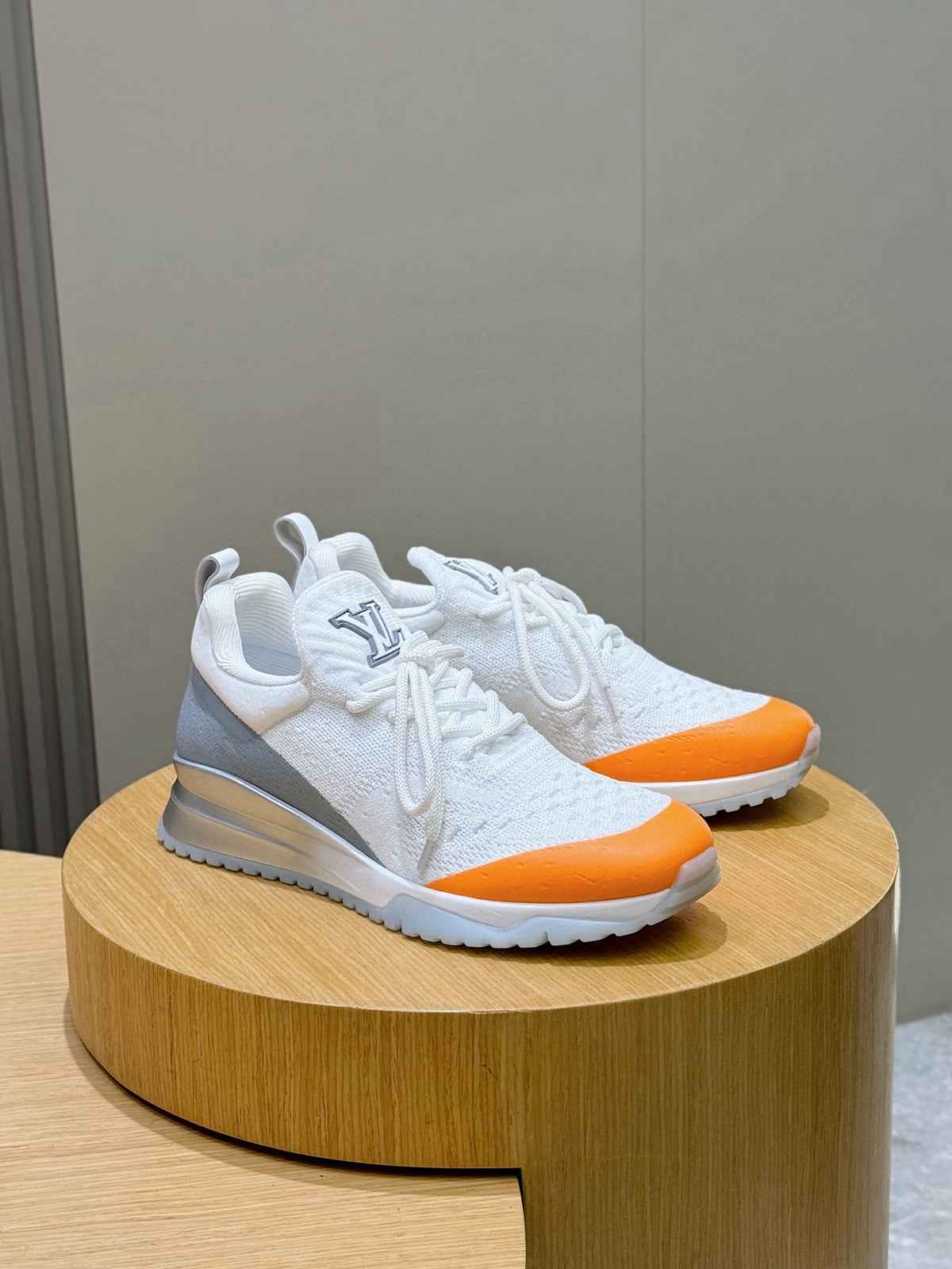 Tênis LOUIS VUITTON LV VNR Branco Branco/Laranja