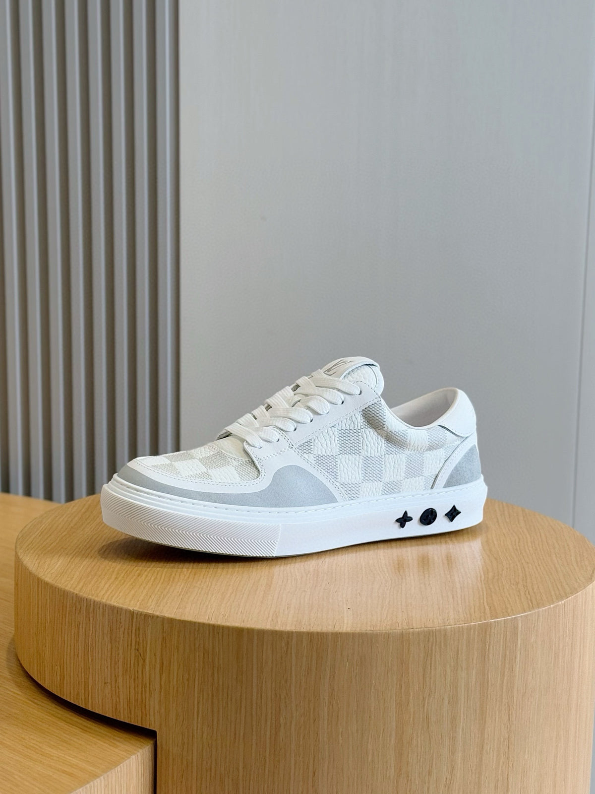Tênis Louis Vuitton Ollie White/Grey Monogram