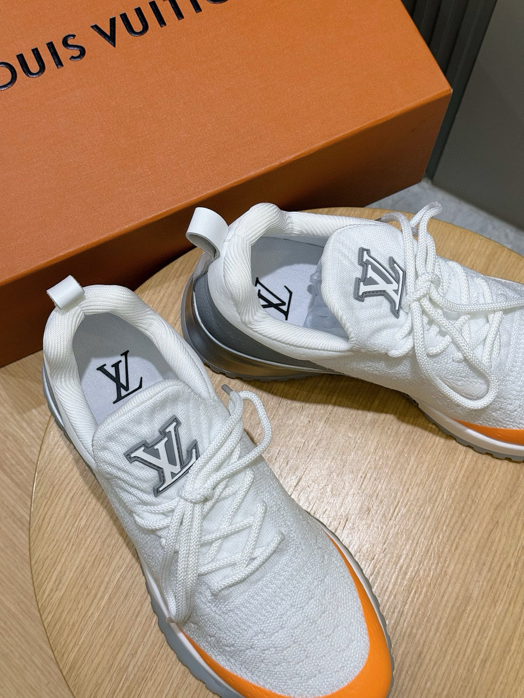 Tênis LOUIS VUITTON LV VNR Branco Branco/Laranja