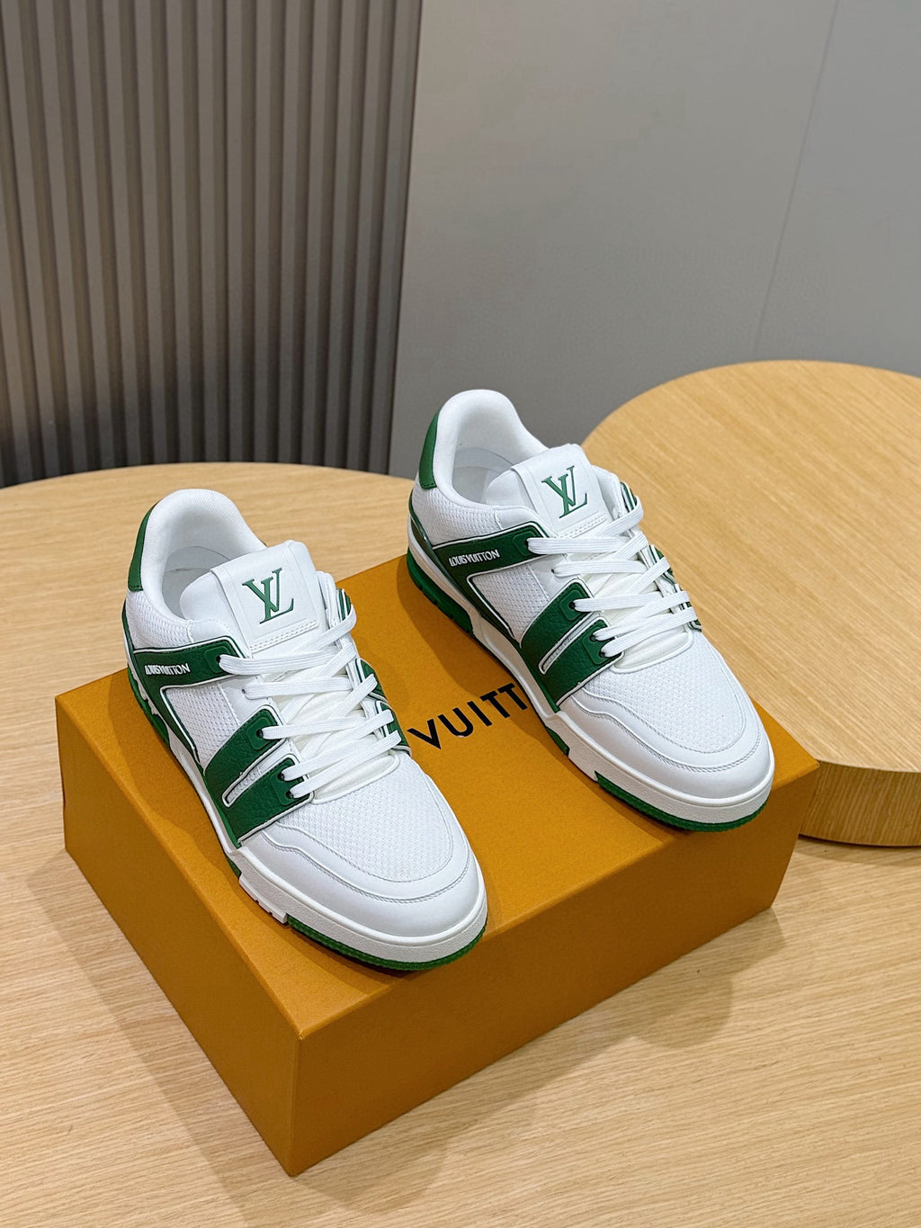 Tênis Louis Vuitton Trainer #54 Low Classic Verde