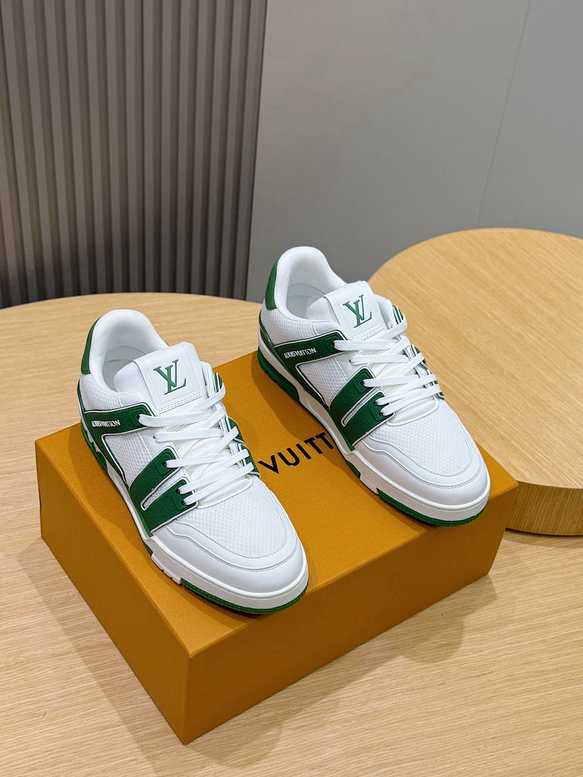 Tênis Louis Vuitton Trainer #54 Low Classic Verde
