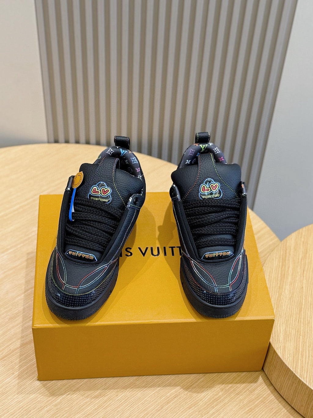 Tênis Louis Vuitton LV Skate Monogram Flowers Black