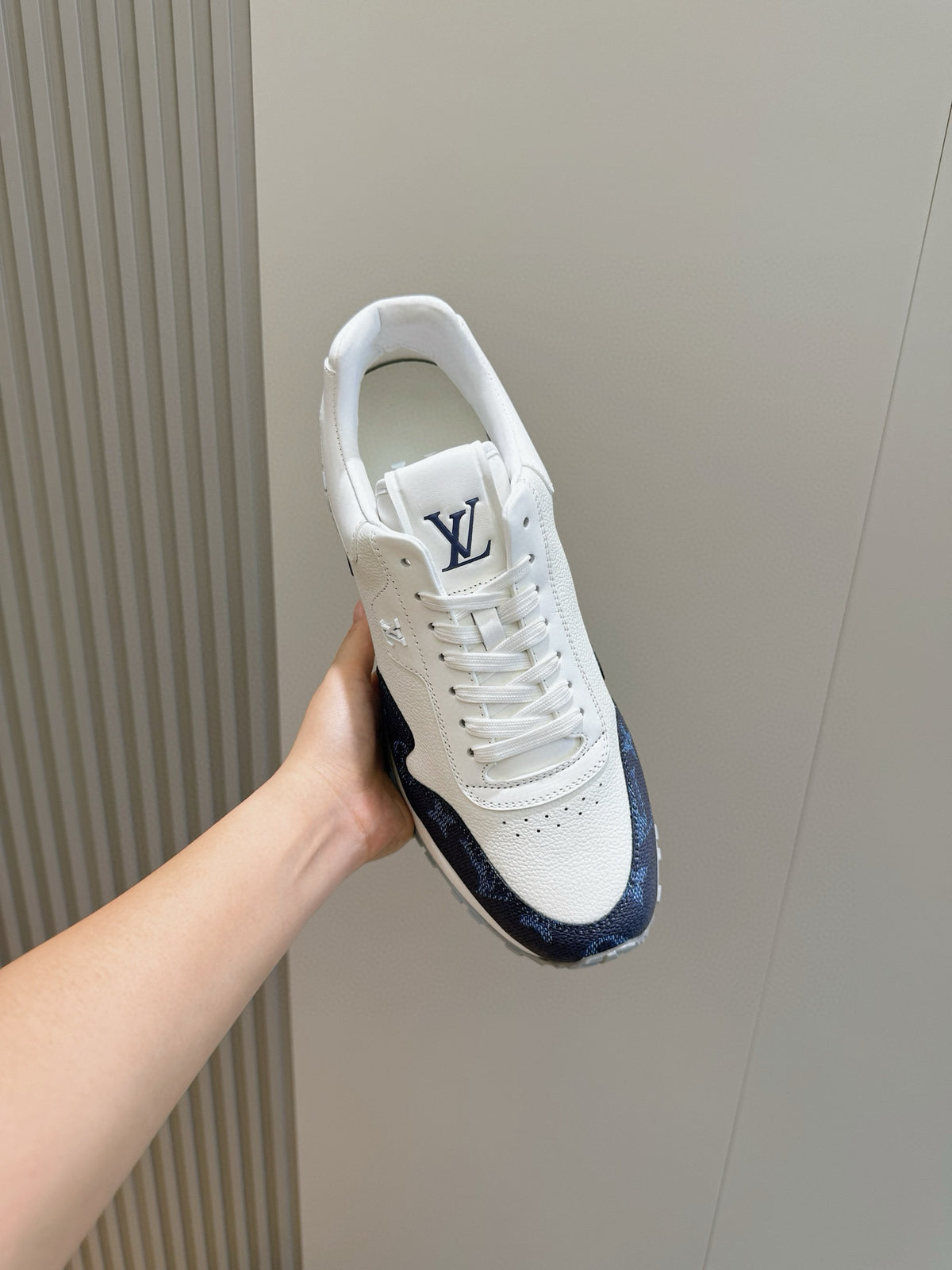 Tênis Louis Vuitton Run Away White/Blue Monogram