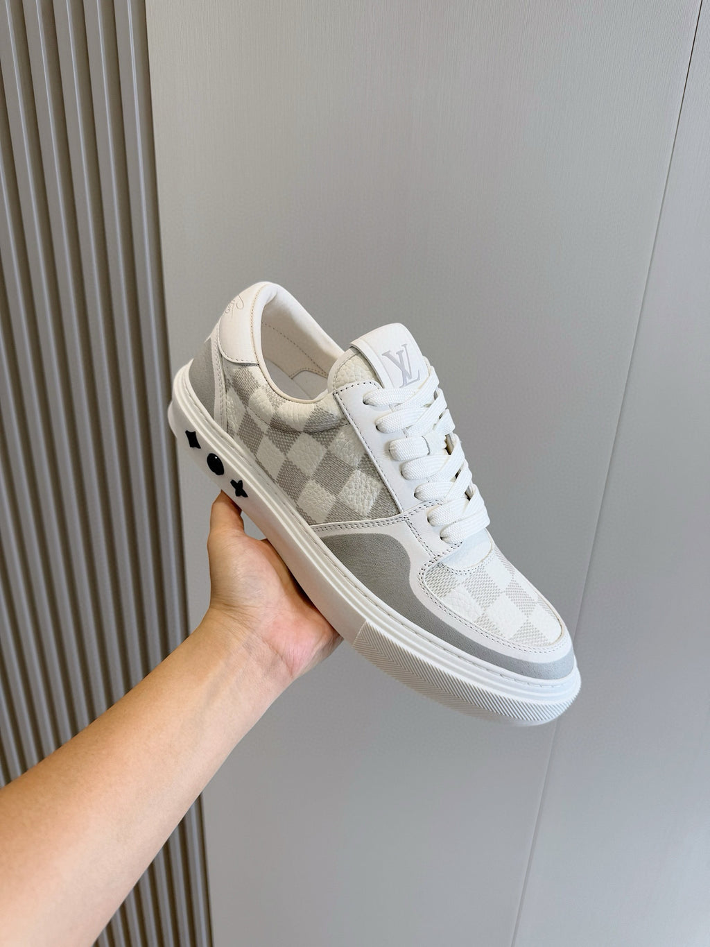 Tênis Louis Vuitton Ollie White/Grey Monogram