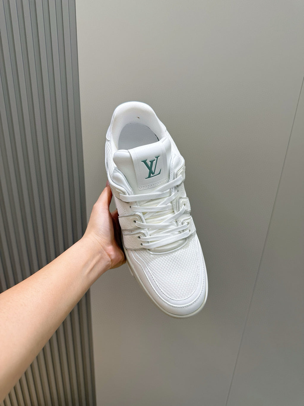 Tênis Louis Vuitton Trainer #54 Low Classic Branco/Cinza