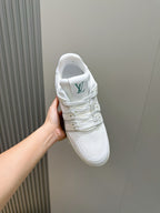 Tênis Louis Vuitton Trainer #54 Low Classic Branco/Cinza