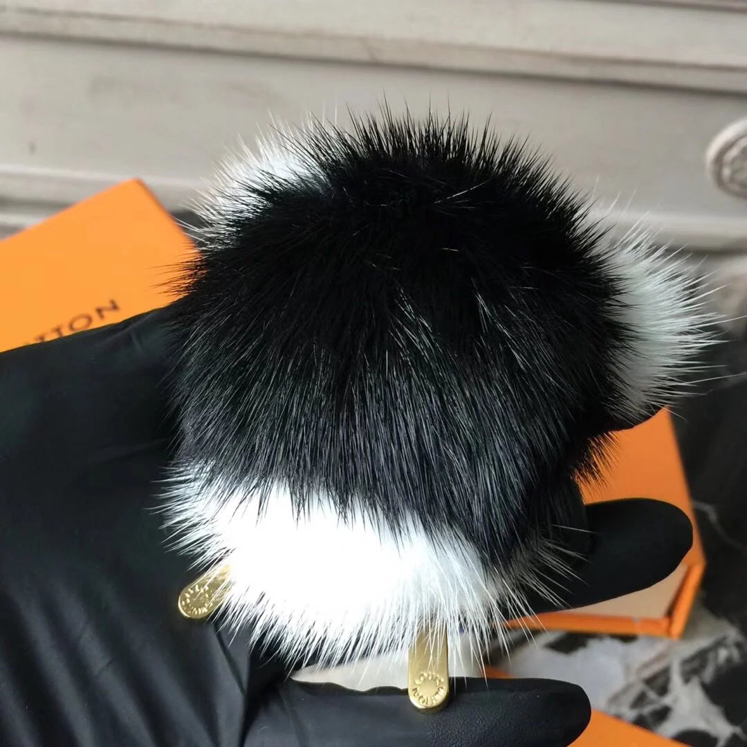 Chaveiro Bag Charm Lv Wild Panda Studs