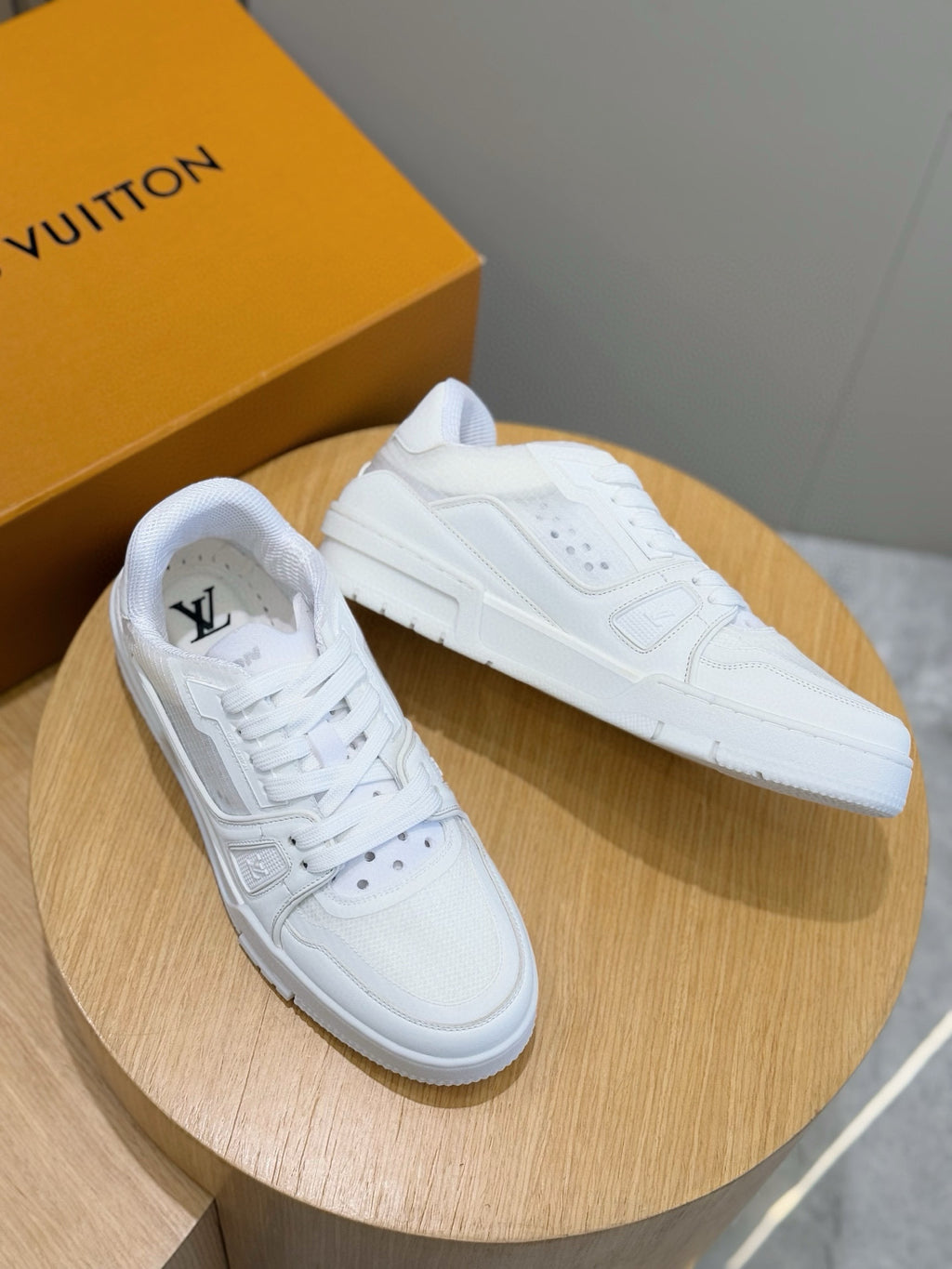 Tênis LOUIS VUITTON  Trainer Sneaker in White