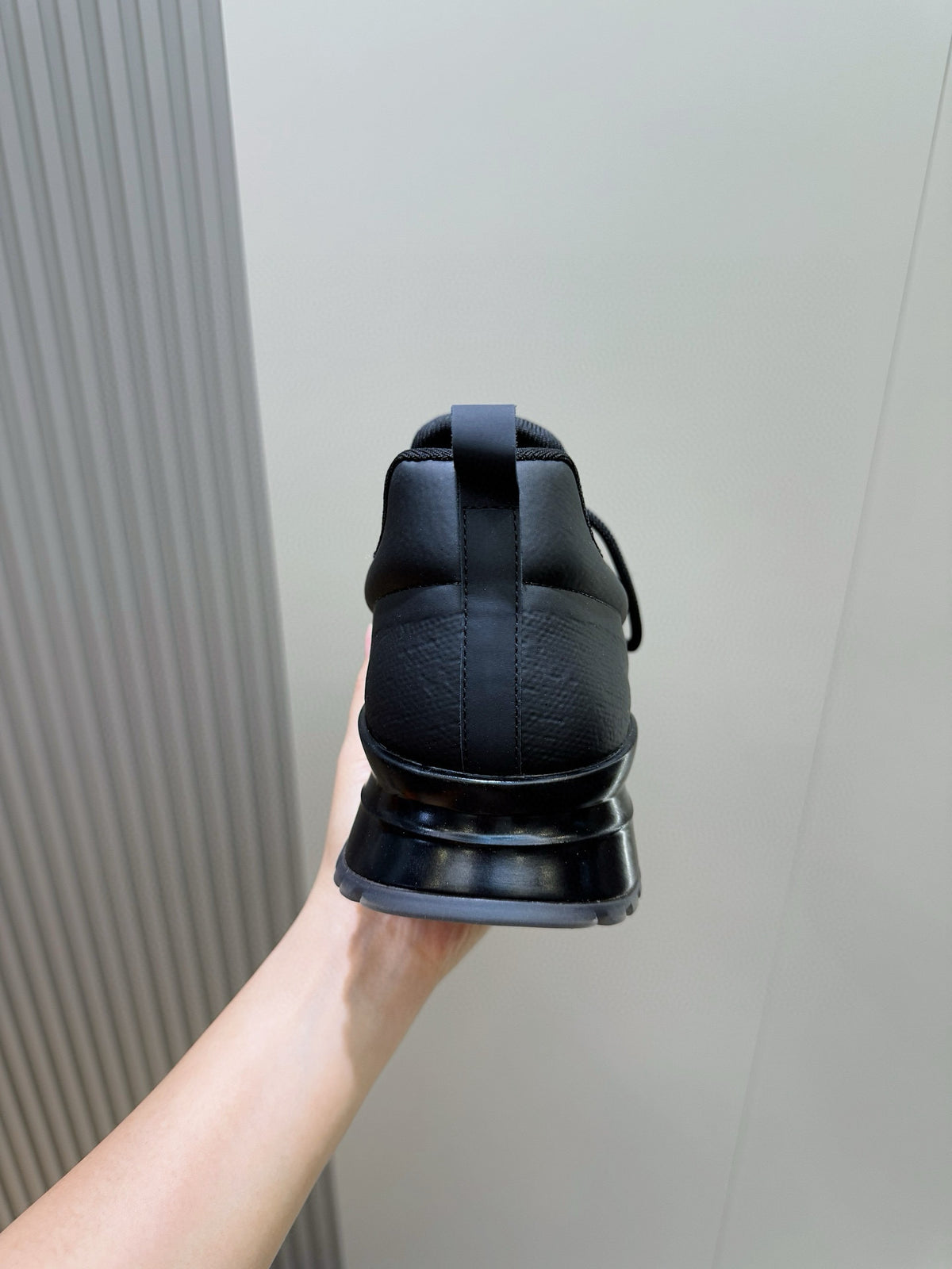 Tênis LOUIS VUITTON LV VNR Preto