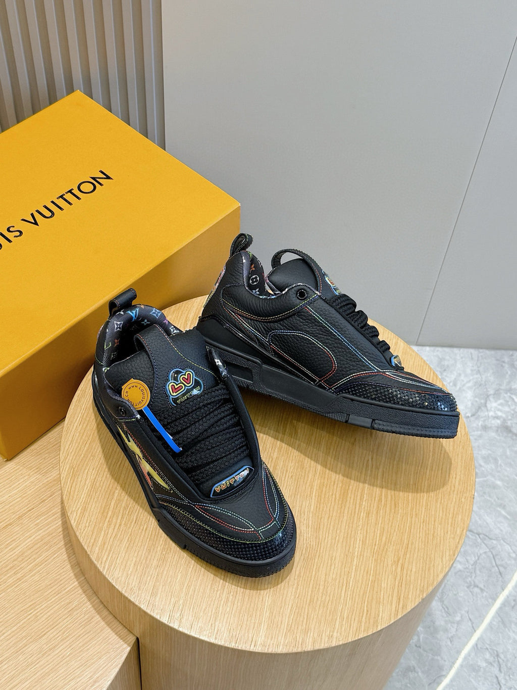 Tênis Louis Vuitton LV Skate Monogram Flowers Black