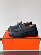 Sapato HERMES Loafers (Pronta Entrega) Tamanho40 e 41