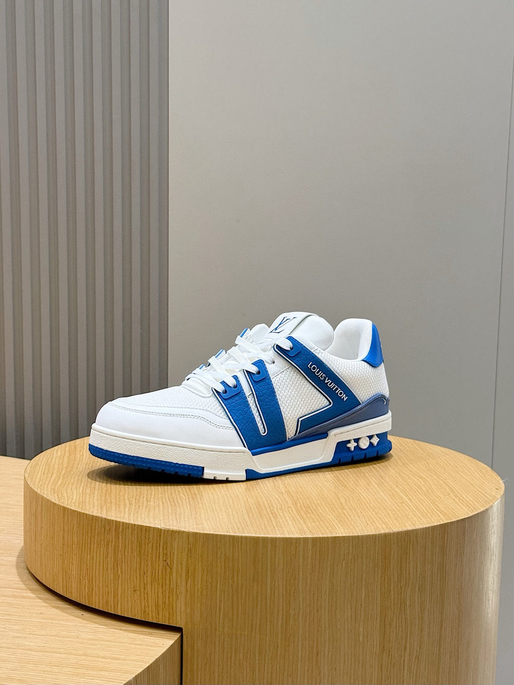 Tênis Louis Vuitton Trainer #54 Low Classic Branco/Azul