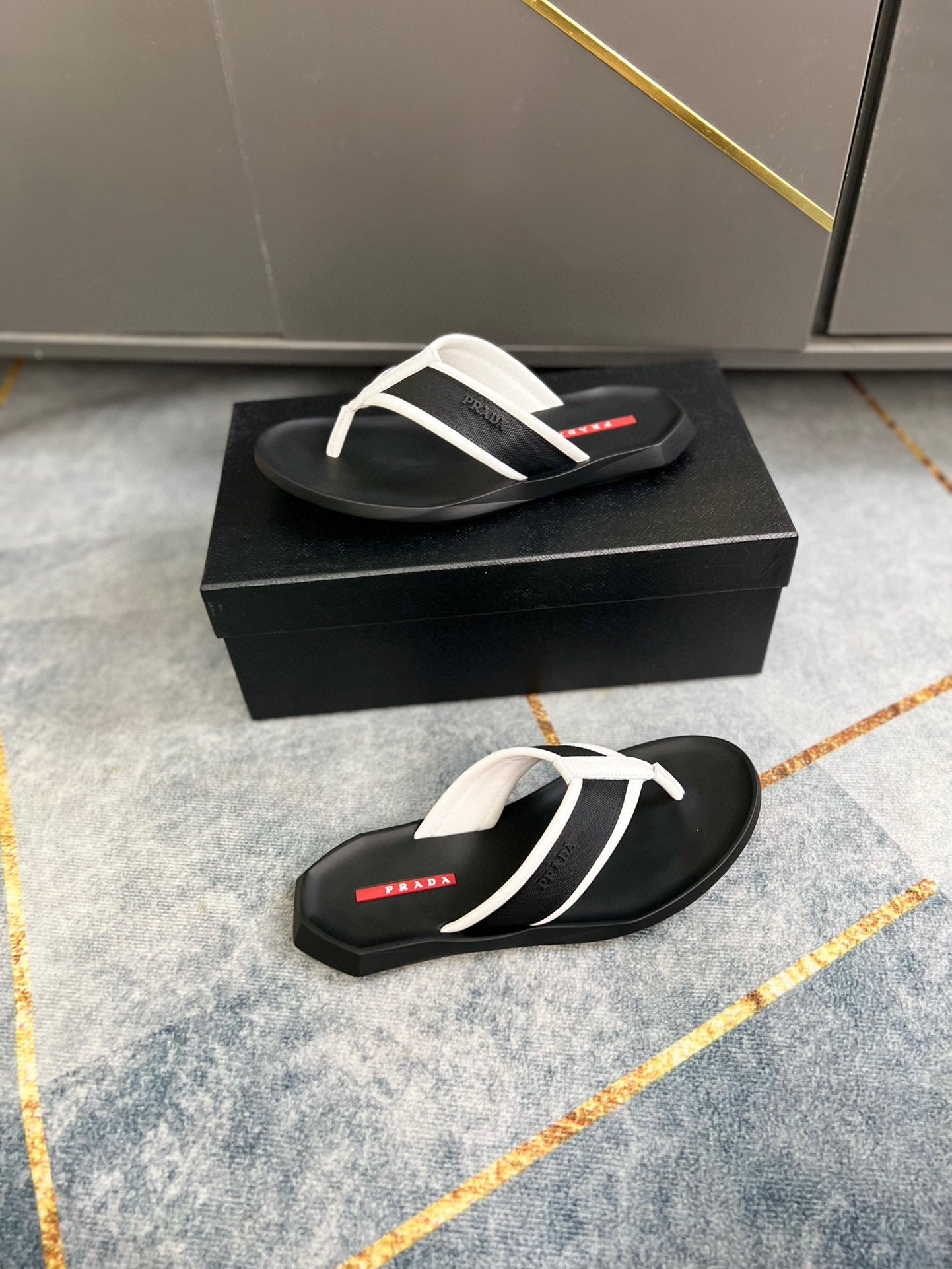 Prada Slipper met logo