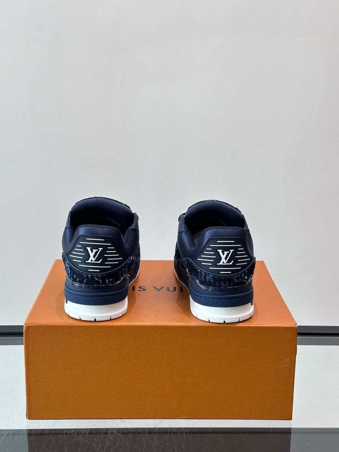 Tênis LV Trainer Blue Suede