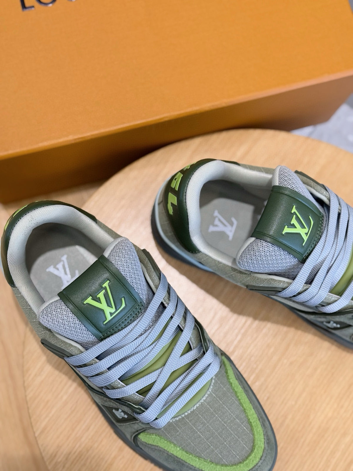 Tênis Louis Vuitton Green Round Toe Low-Top Sneaker
