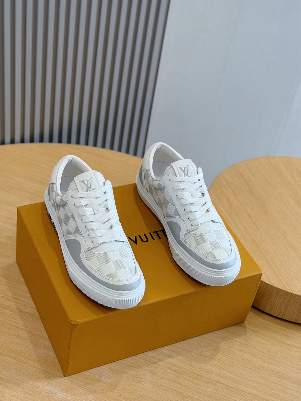 Tênis Louis Vuitton Ollie White/Grey Monogram