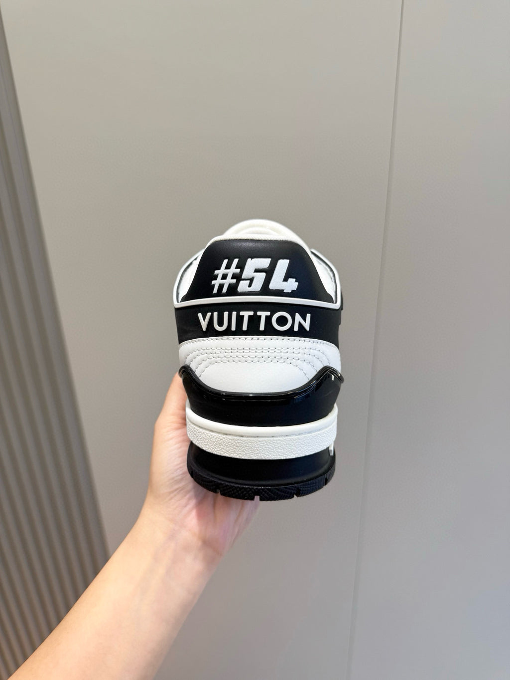 TÊNIS LOUIS VUITTON #54 TRAINER BLACK WHITE