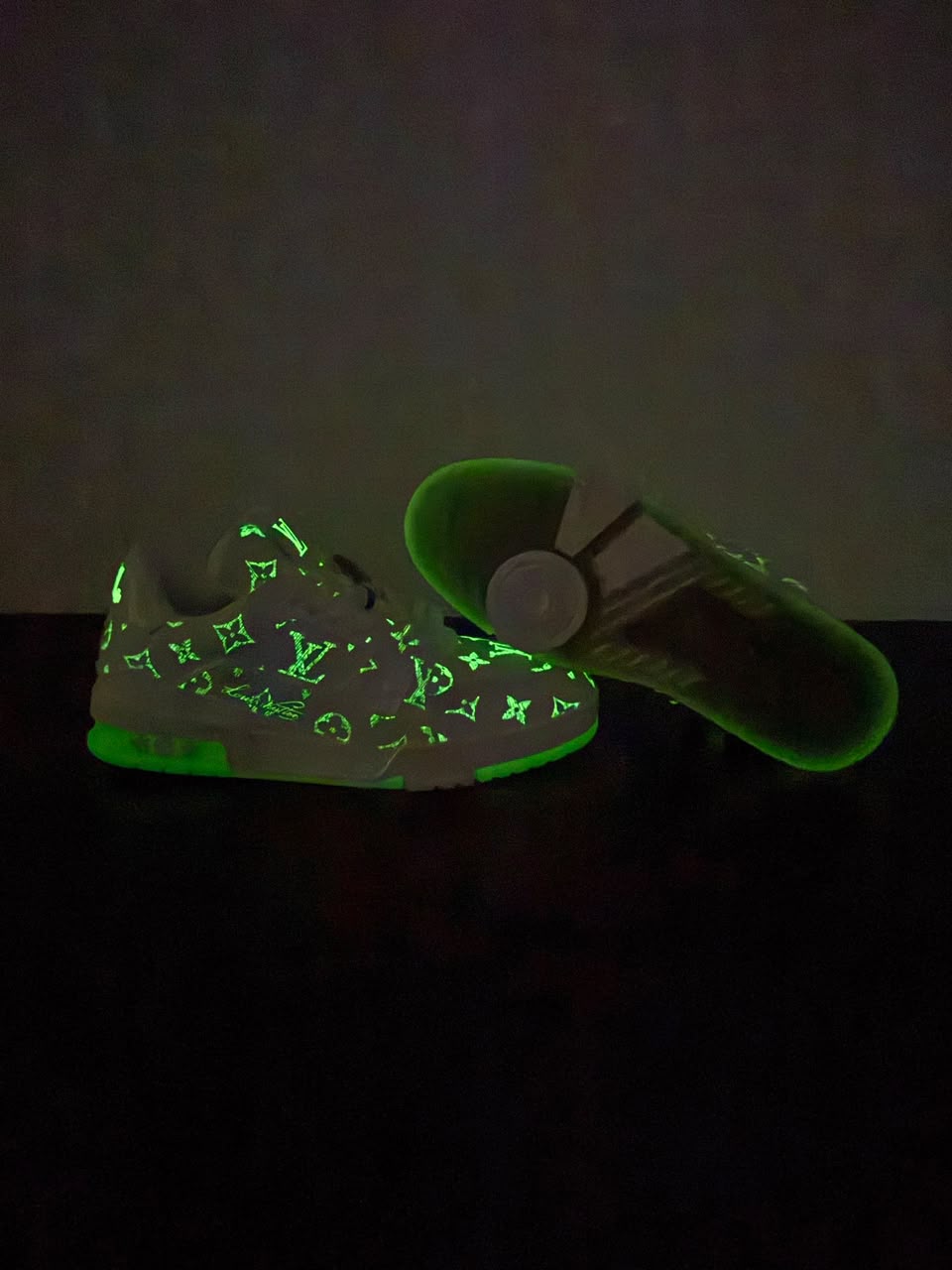 TÊNIS LOUIS VUITTON LV TRAINER LUMINOUS Firefly