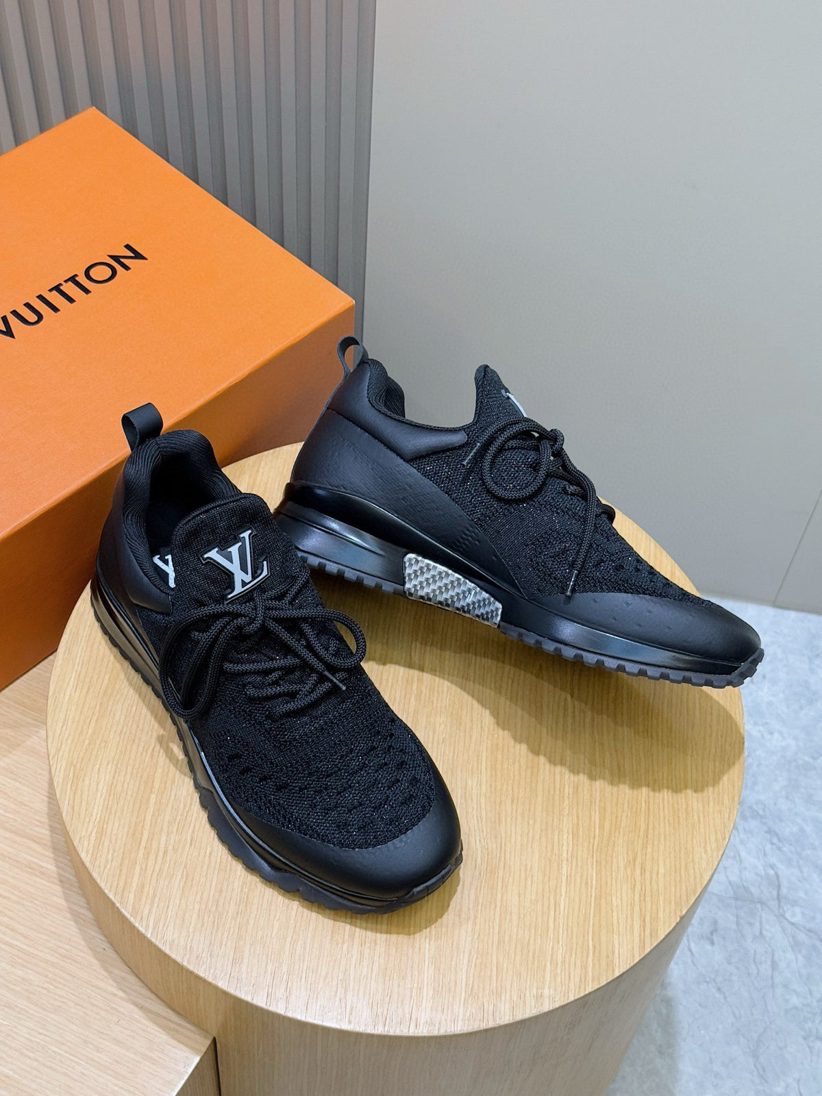 Tênis LOUIS VUITTON LV VNR Preto