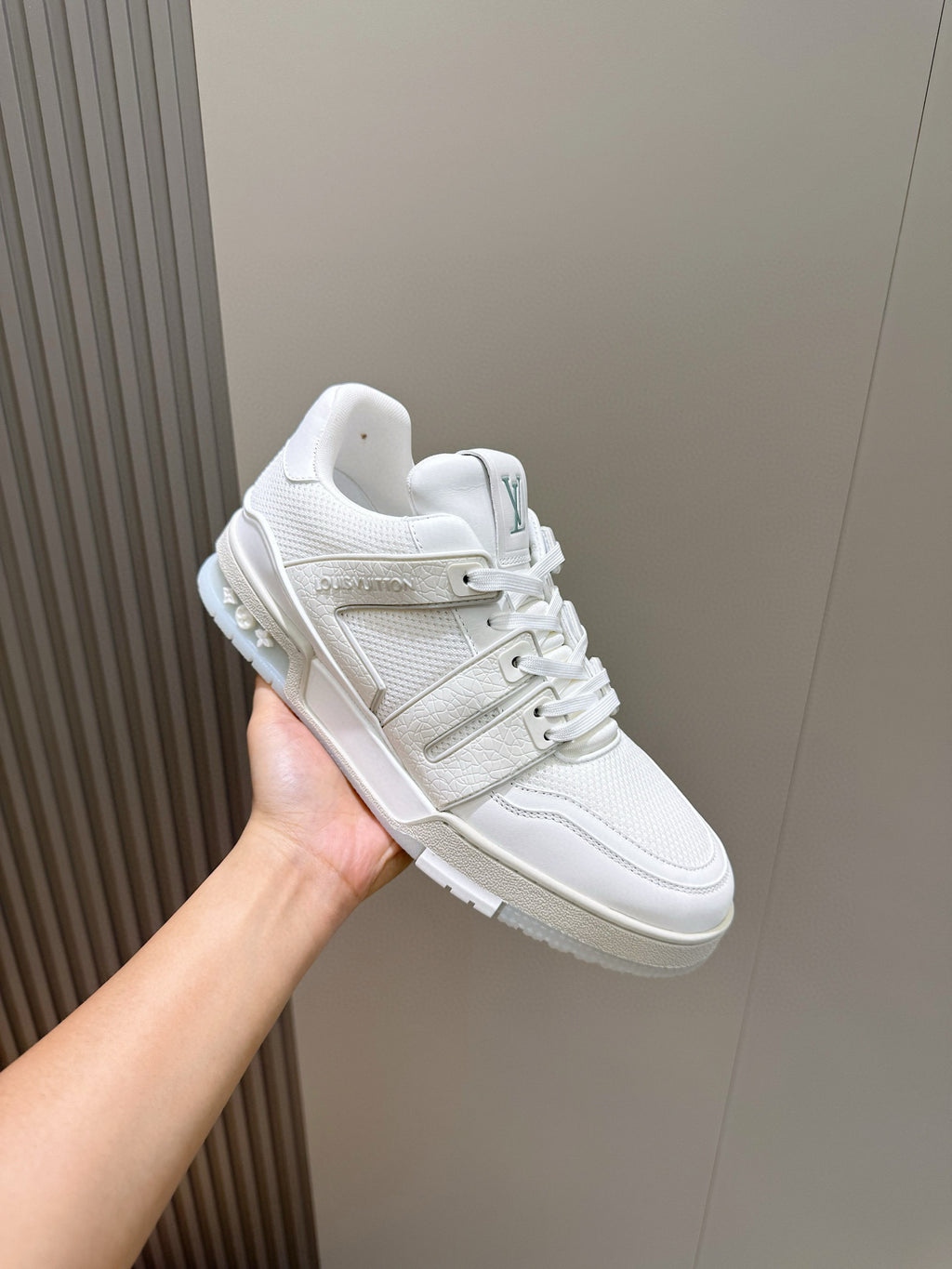 Tênis Louis Vuitton Trainer #54 Low Classic Branco/Cinza