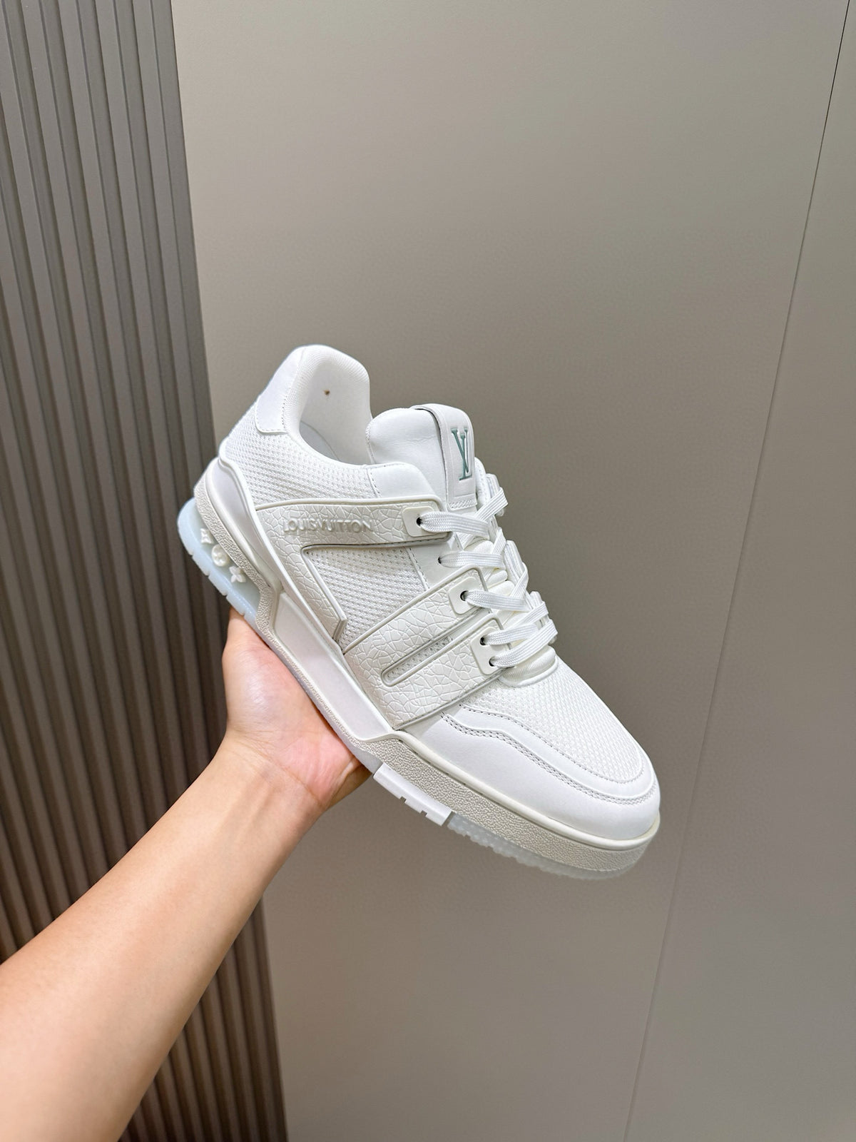 Tênis Louis Vuitton Trainer #54 Low Classic Branco/Cinza