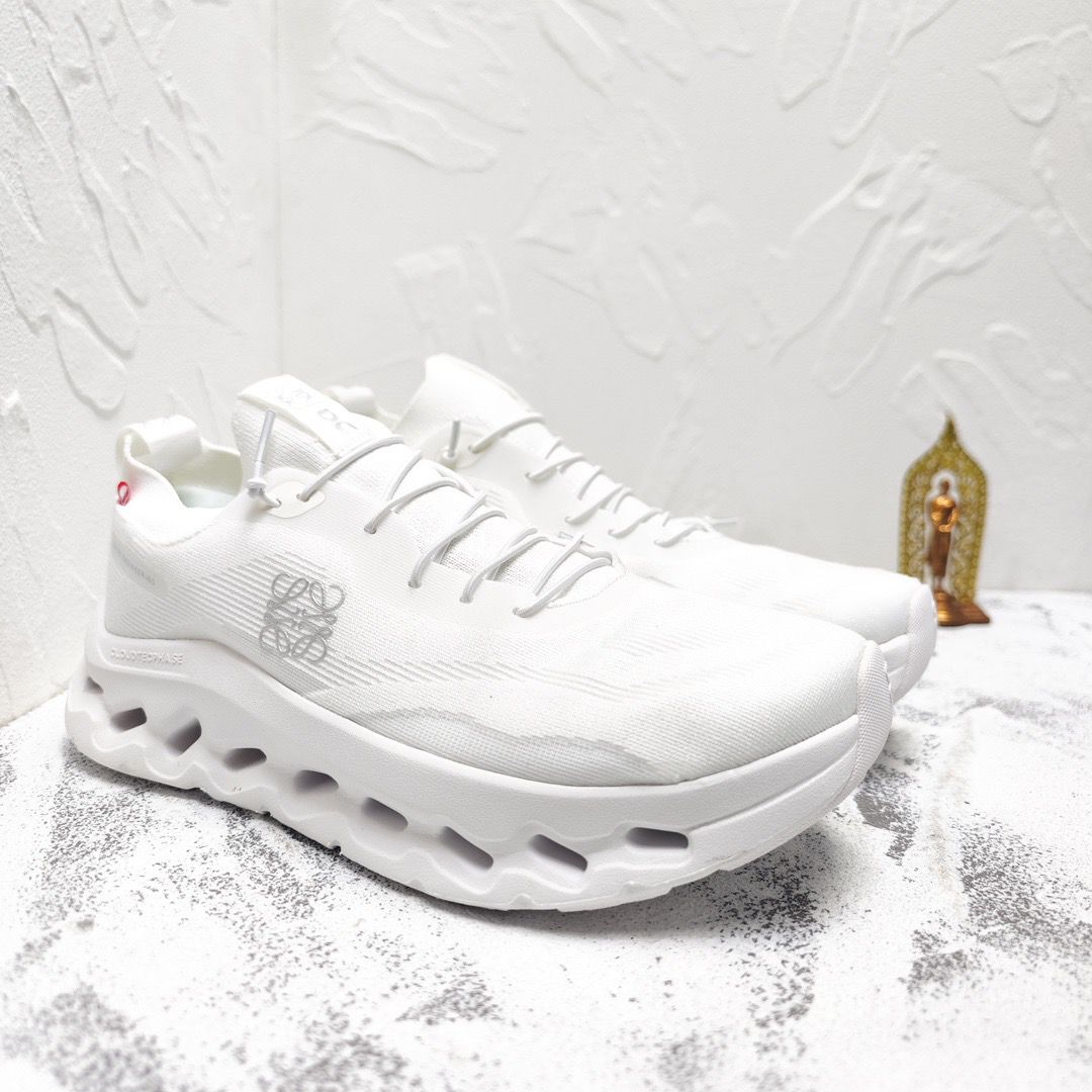 LOEWE x On Cloudtilt White