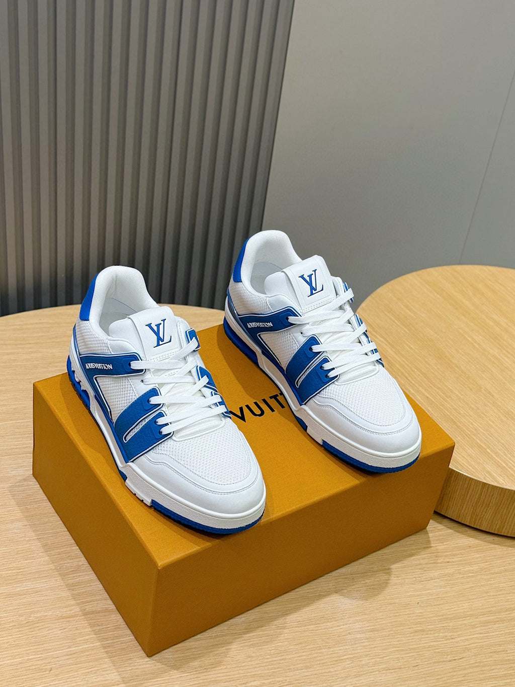 Tênis Louis Vuitton Trainer #54 Low Classic Branco/Azul