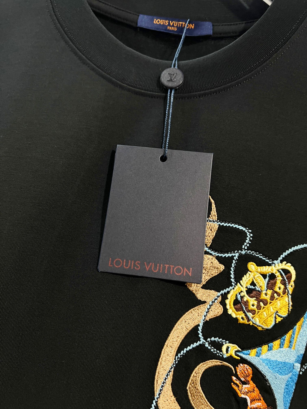 Camiseta Louis Vuitton Jacquard Bordada Genius