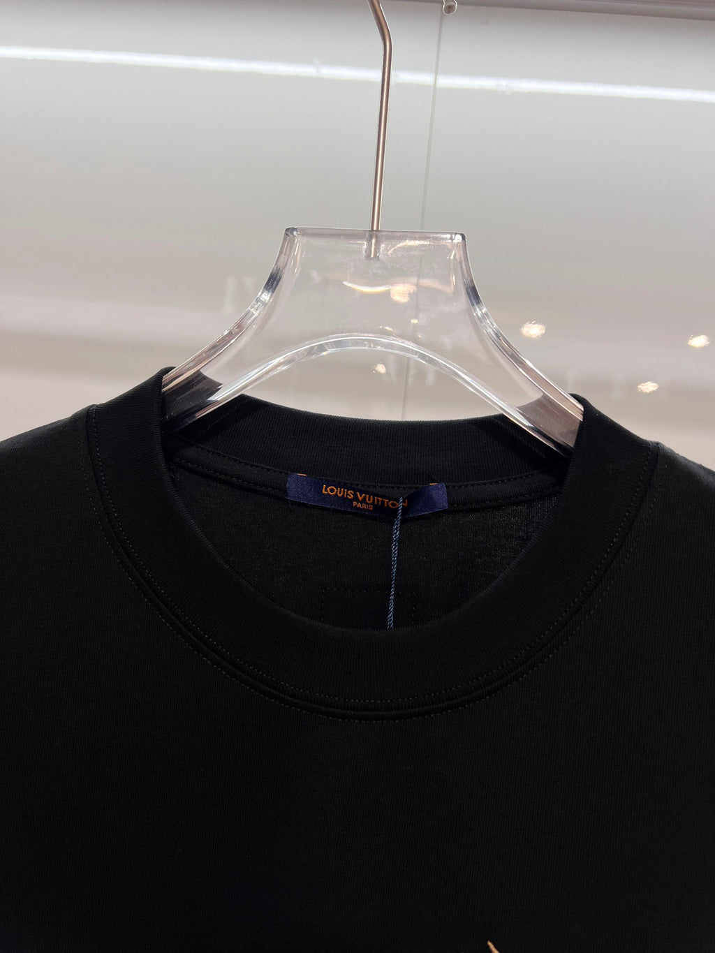 Camiseta Louis Vuitton Jacquard Bordada Genius