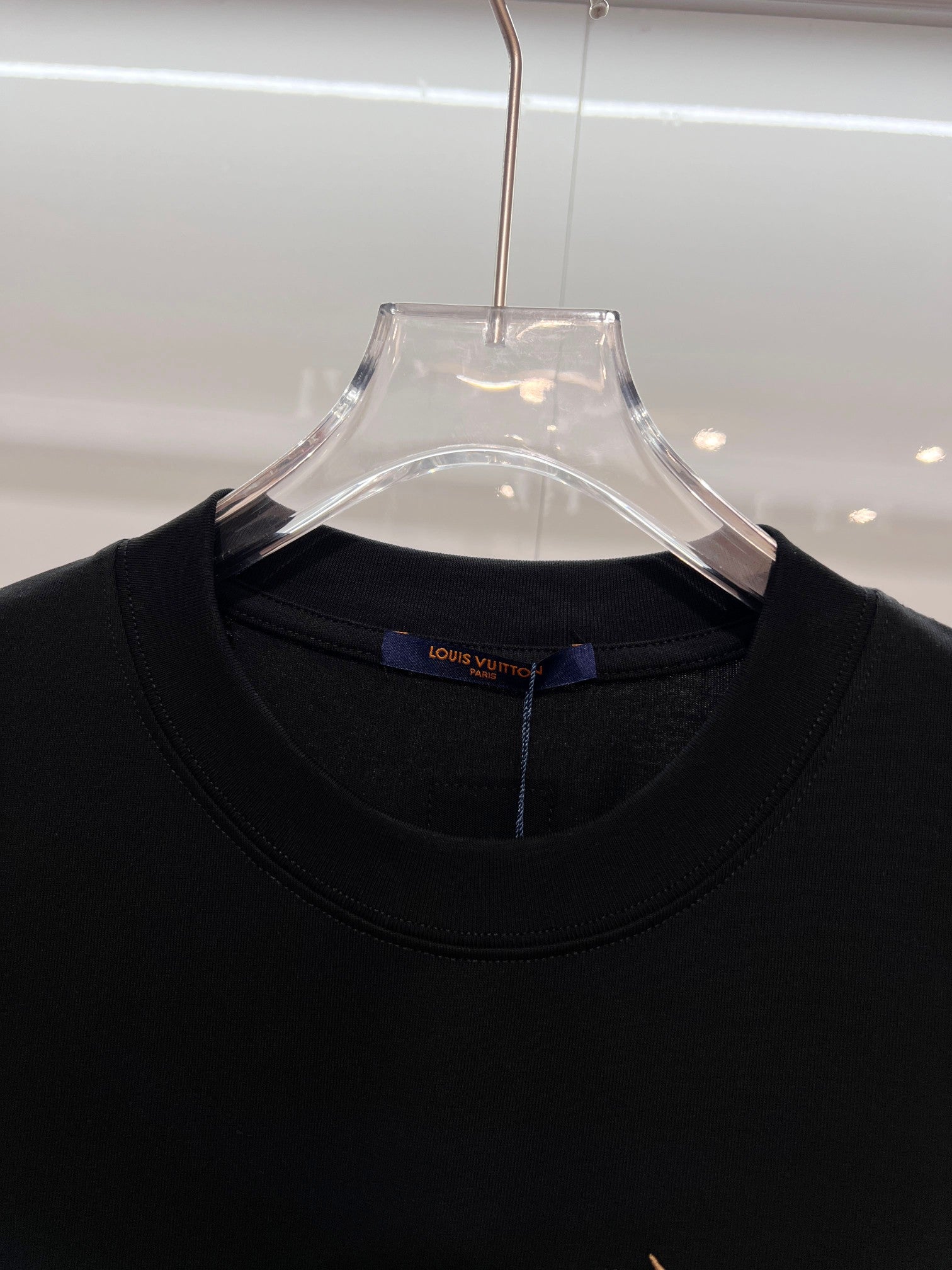 Camiseta Louis Vuitton Jacquard Bordada Genius