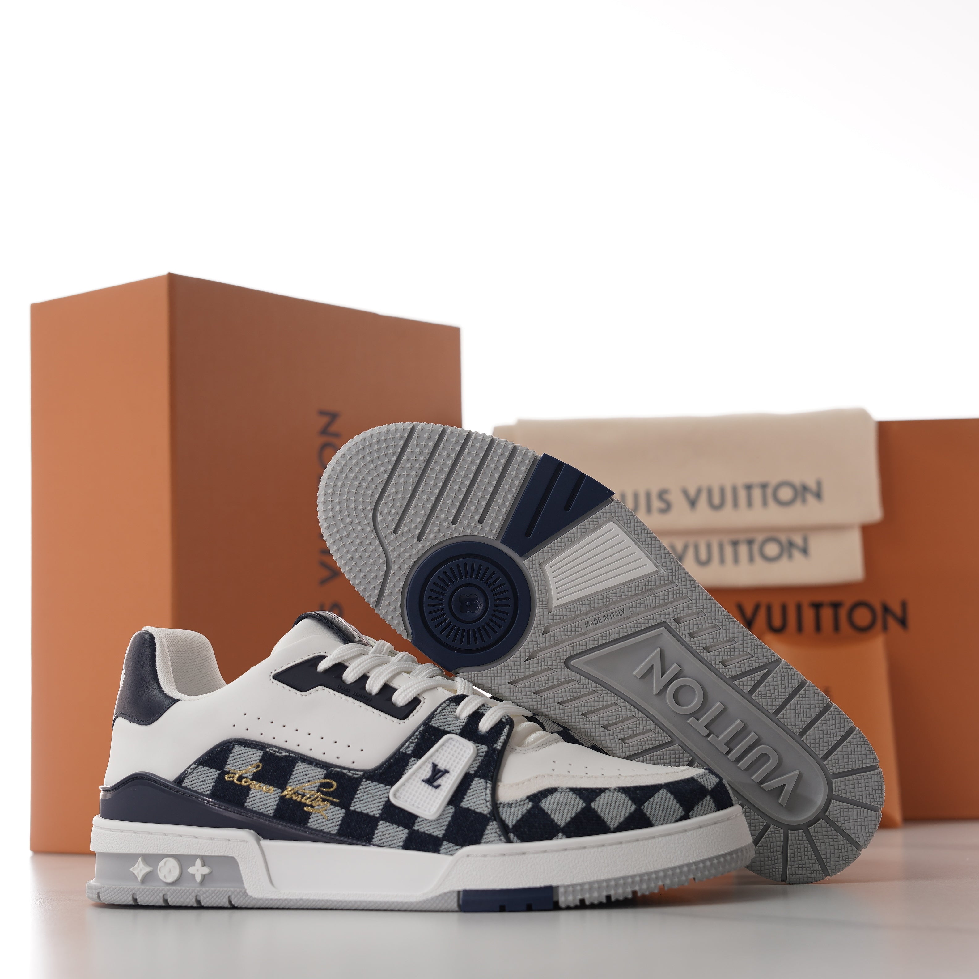 Tênis LV Trainer Blue Suede White