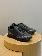 Tênis Louis Vuitton Run Away Black/Grey Monogram