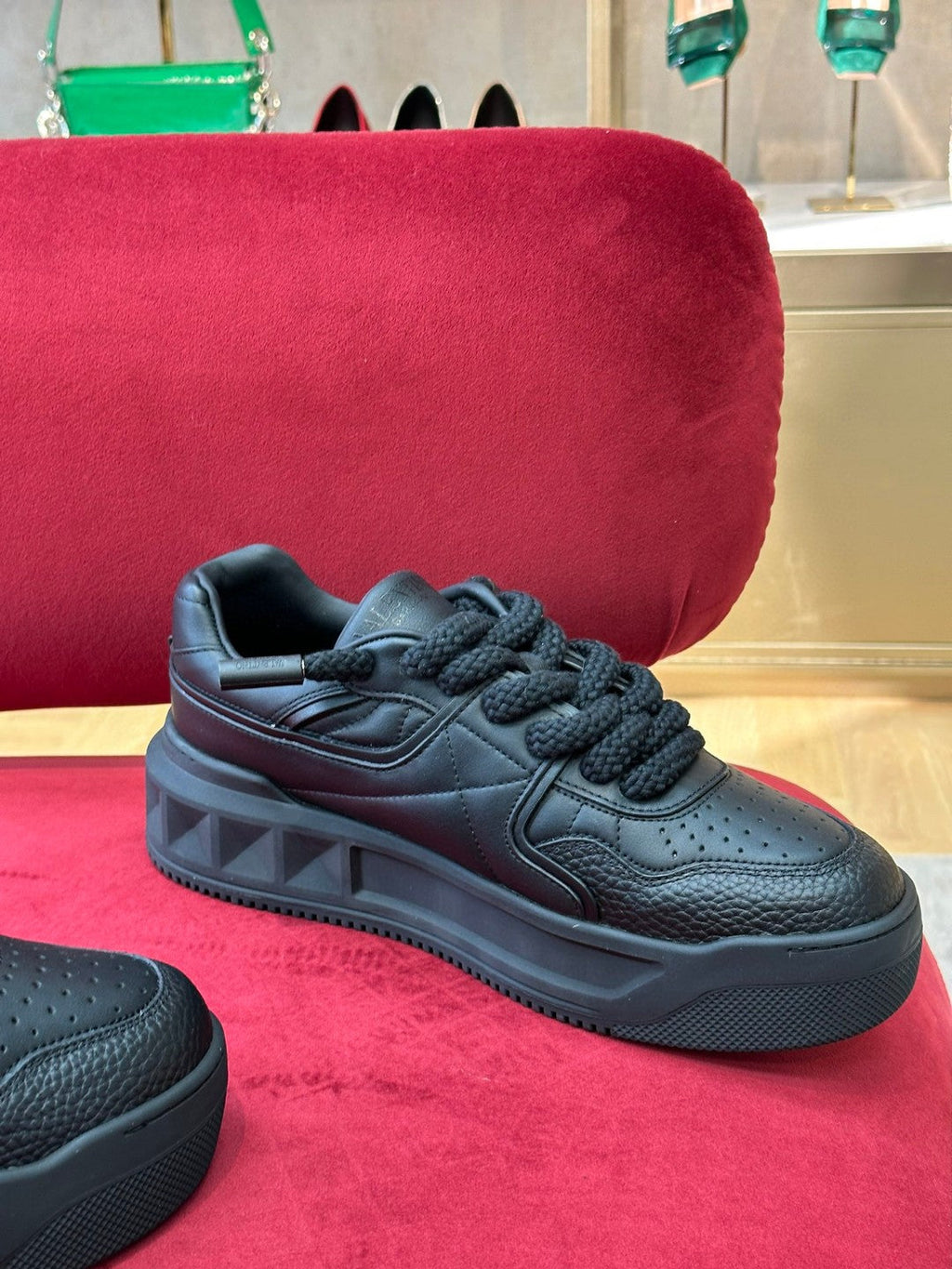 Valentino One Stud XL Black (Pronta Entrega) Tam 41