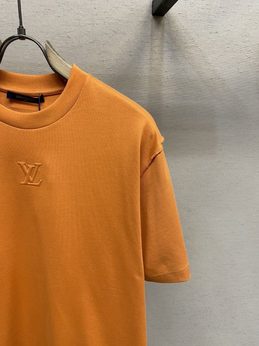 Camiseta Louis Vuitton Orange Relevo Logo