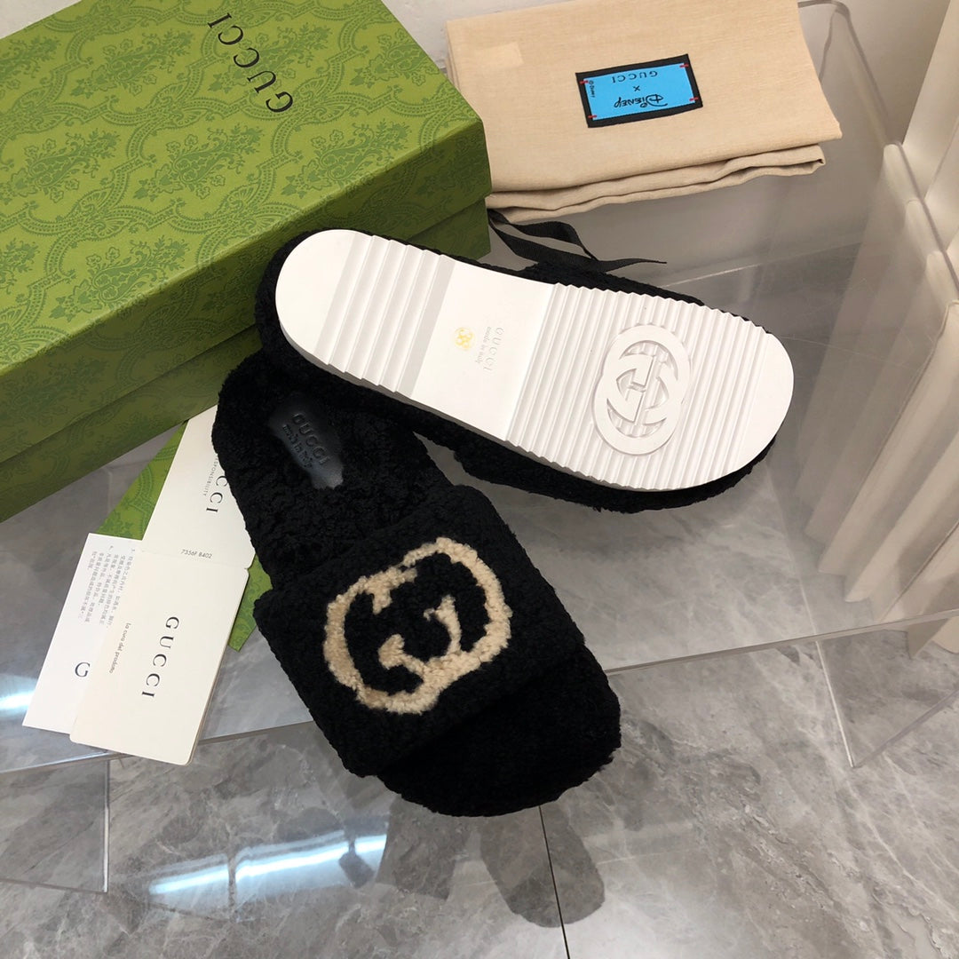 Chinelo Gucci Preto