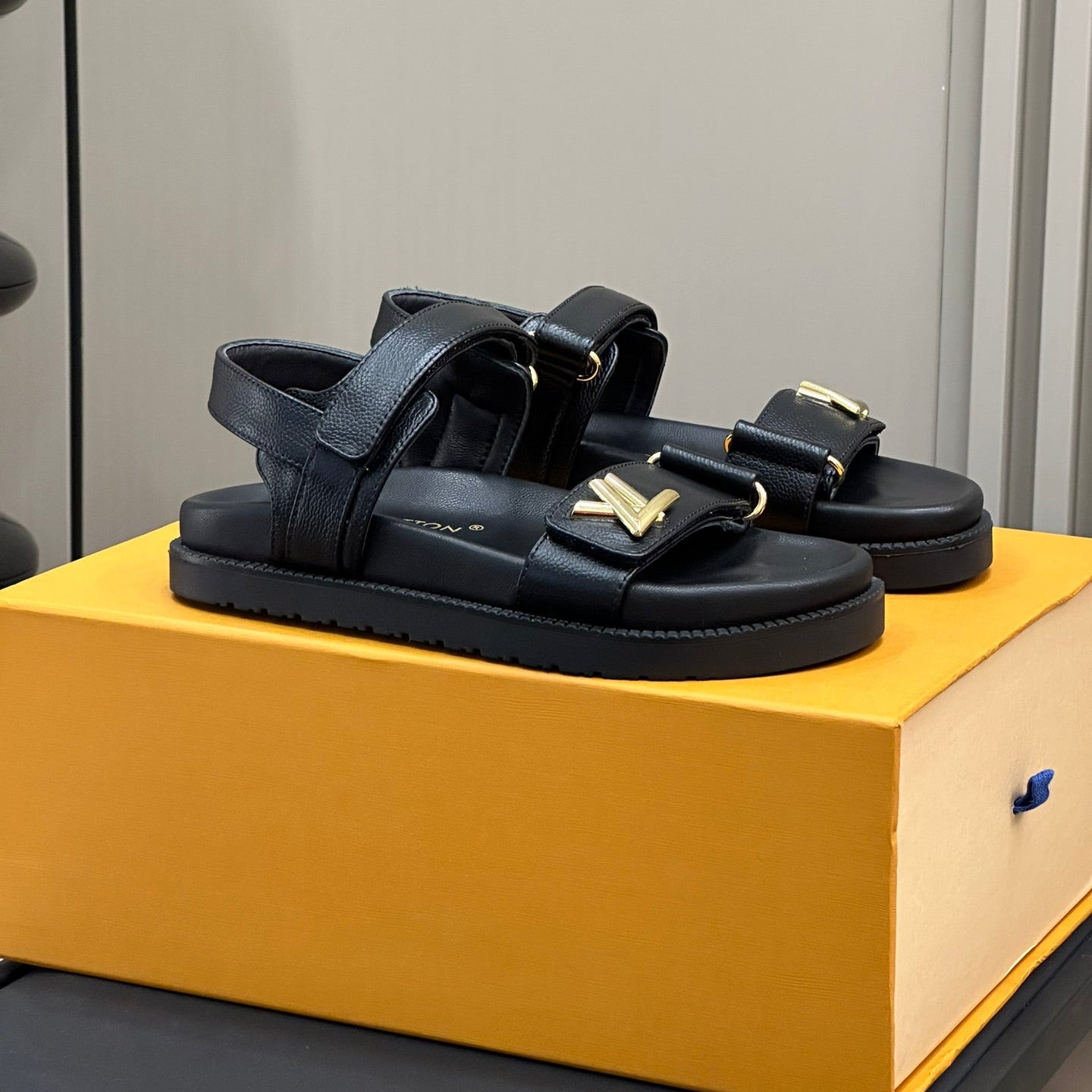 Sandal Vintange
