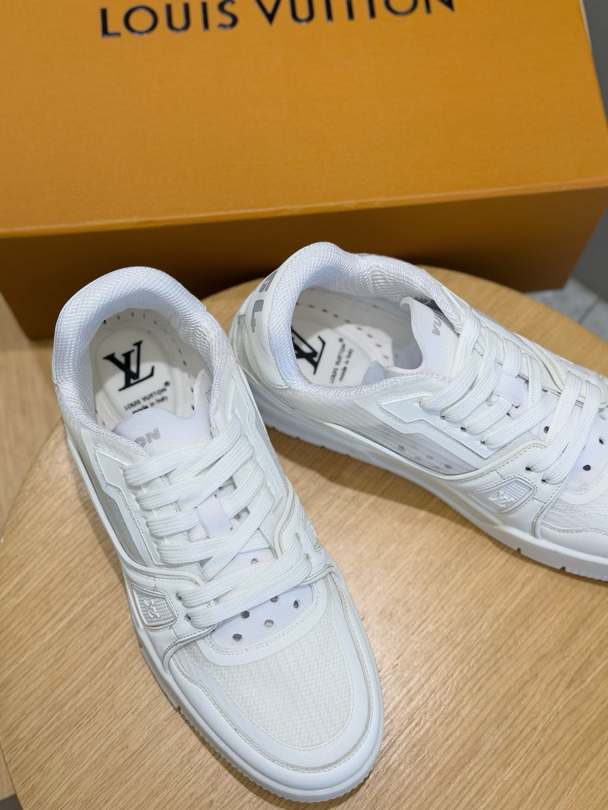 Tênis LOUIS VUITTON  Trainer Sneaker in White