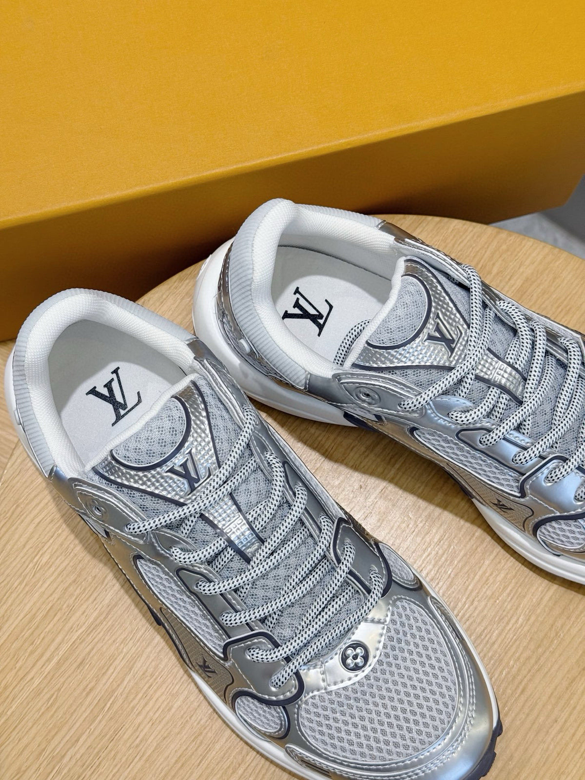 Tênis Louis Vuitton Olympia Women's Grey Sports Sneaker