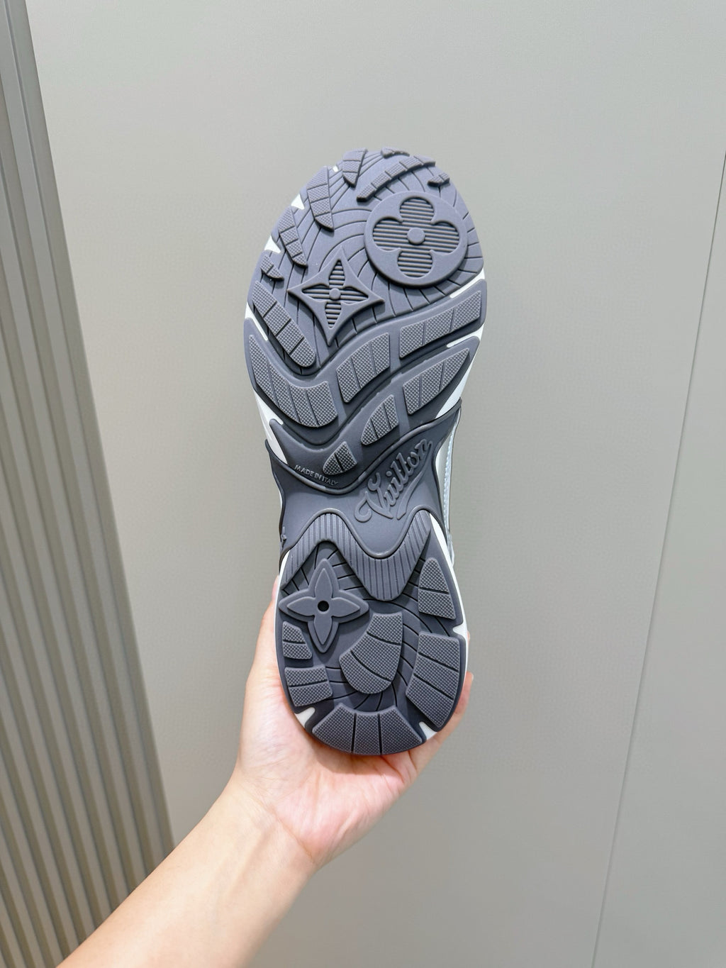 Tênis Louis Vuitton Olympia Women's Grey Sports Sneaker