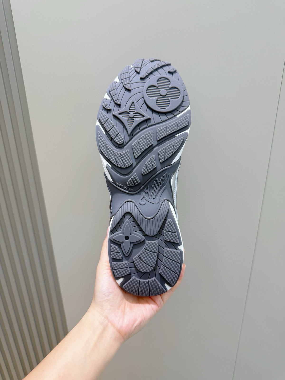 Tênis Louis Vuitton Olympia Women's Grey Sports Sneaker