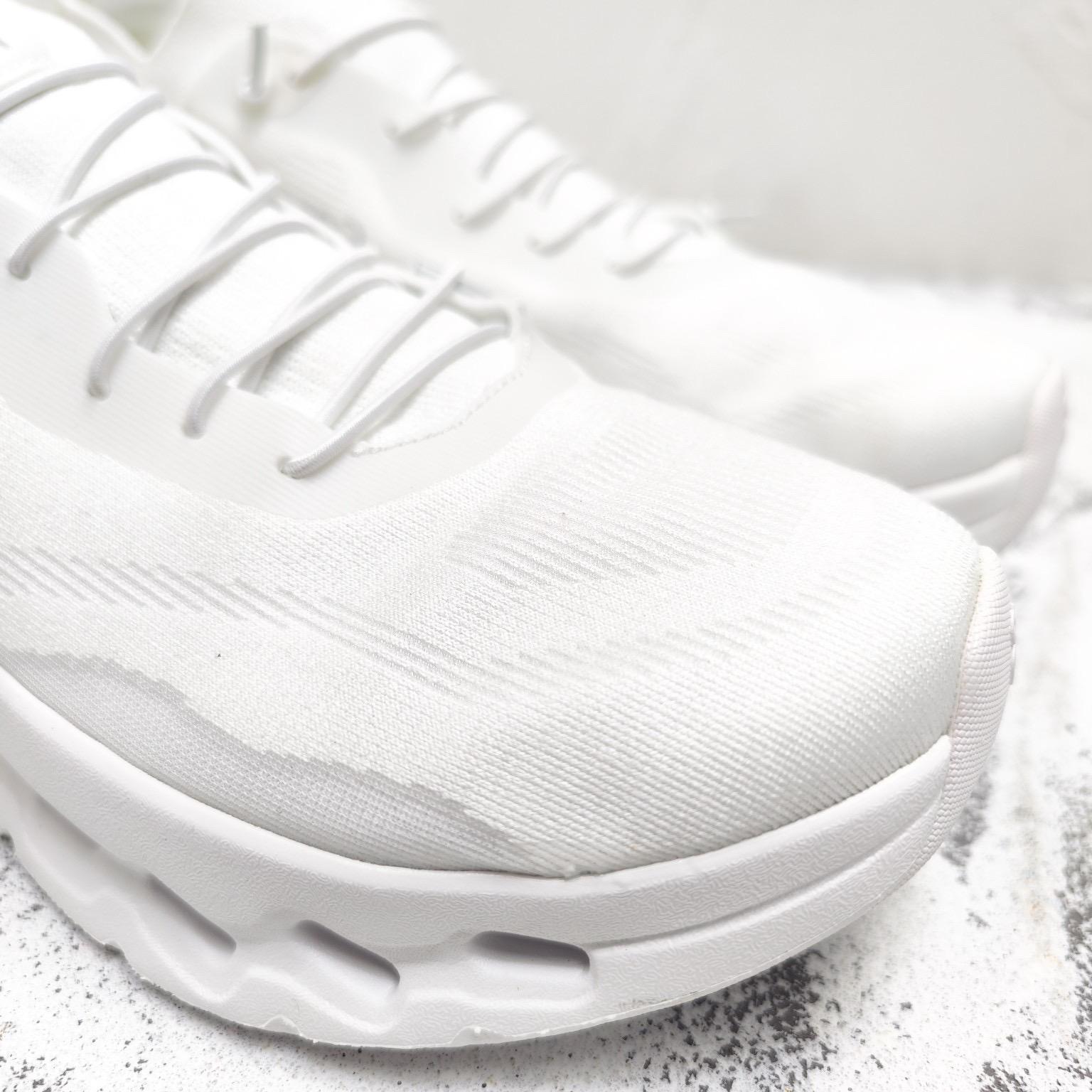 LOEWE x On Cloudtilt White