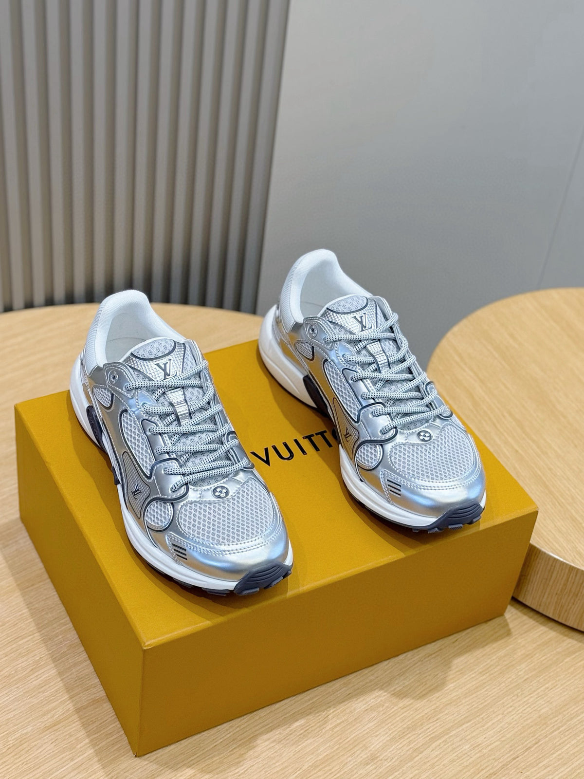 Tênis Louis Vuitton Olympia Women's Grey Sports Sneaker