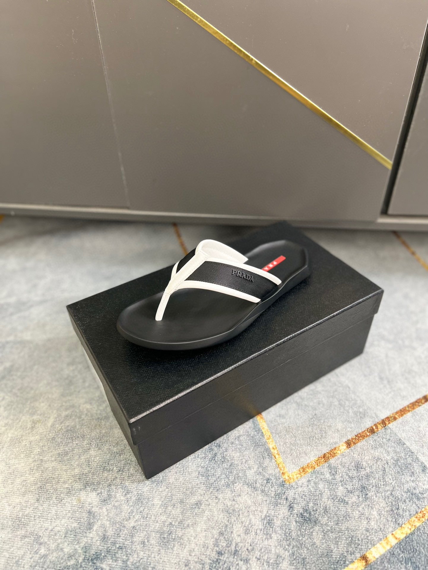 Prada Slipper met logo