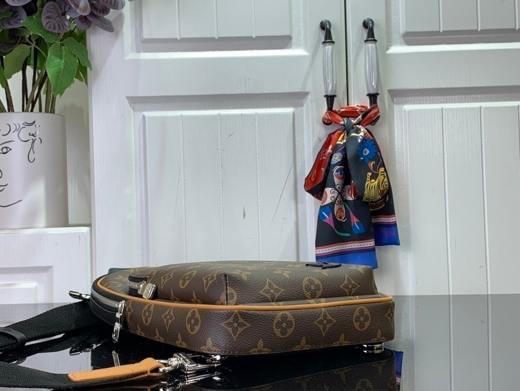 Bag Avenue Sling Bag