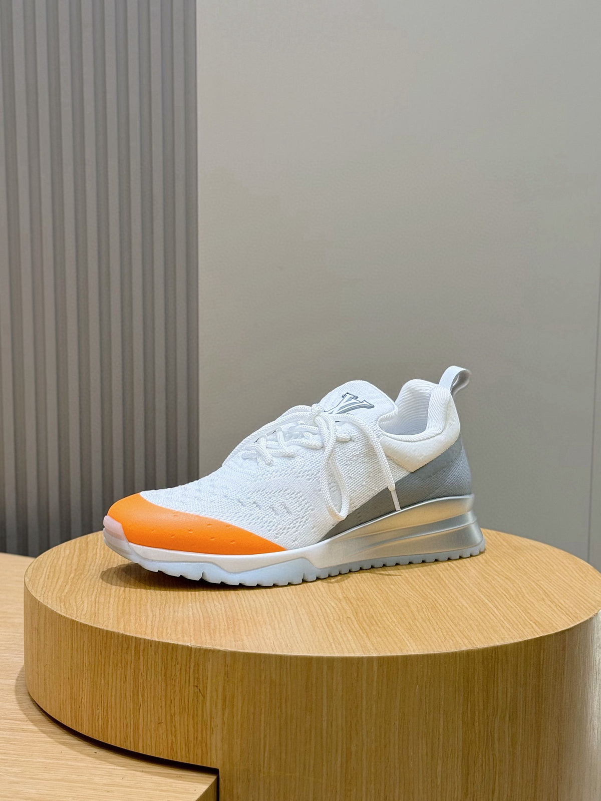 Tênis LOUIS VUITTON LV VNR Branco Branco/Laranja