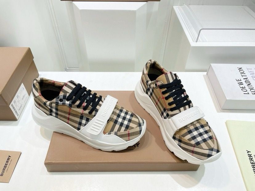 Burberry Vintage Check Cotton Beige
