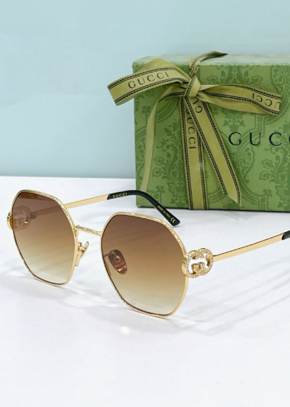 Óculos de sol Gucci  GG2046S