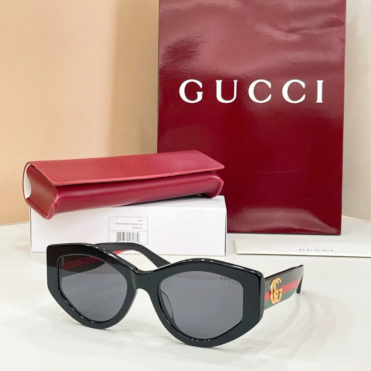 Óculos de sol Gucci Emblem